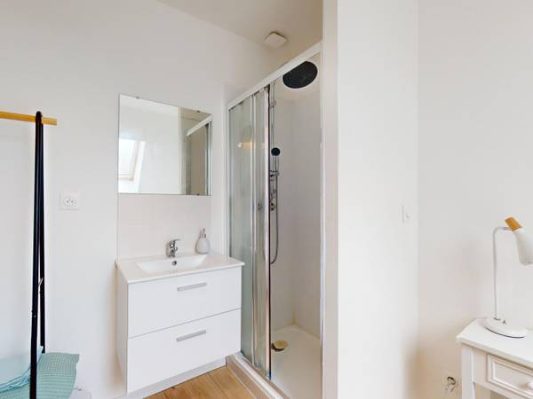 Colocation / Appartement 7 pièces de 115 m², Roubaix, Bis Rue Richard Lenoir / Photo 2