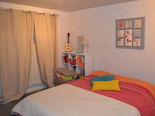Room in a live-in landlord's home / 1 room house, Quimper