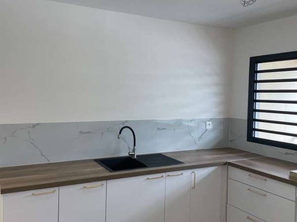 Colocation / Appartement 5 pièces de 104 m², Fort-de-France / Photo 3
