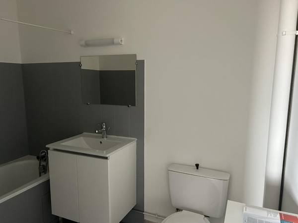 Location / Studio de 23 m², Riorges, 30 Rue Auguste Dourdein / Photo 4
