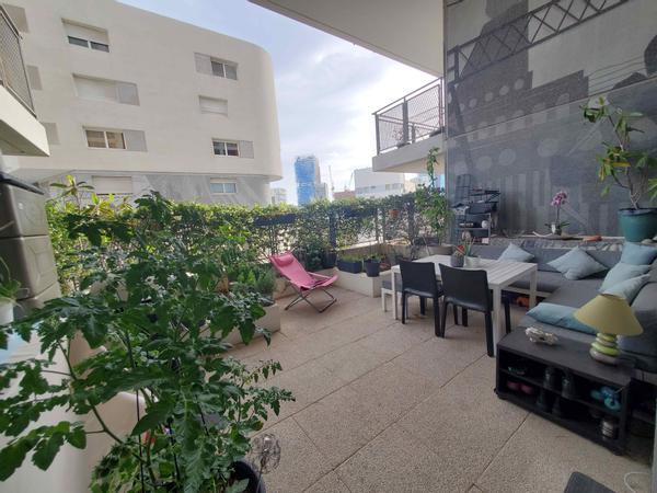 Colocation / Duplex 5 pièces de 99 m², Marseille, Boulevard national / Photo 2