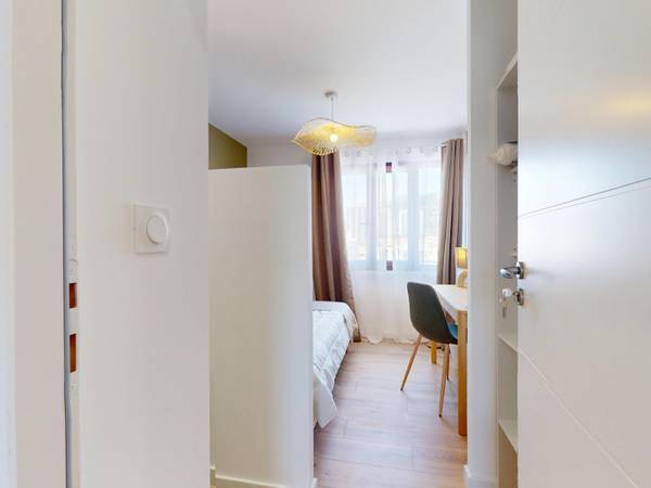 Colocation / Appartement 4 pièces de 61 m², Toulon, Rue Amiral Nomy / Photo 9