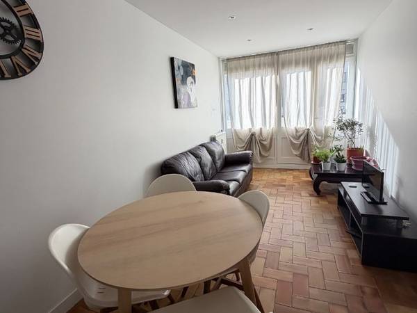 Colocation / Appartement 5 pièces de 80 m², Échirolles, Allée d'Anjou / Photo 4