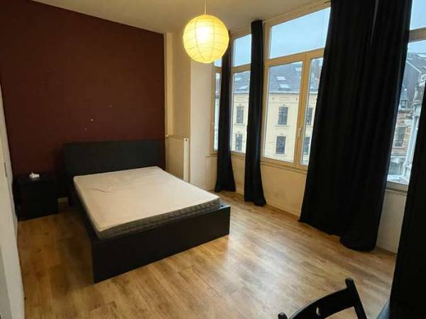 Colocation / Appartement 4 pièces de 128 m², Saint-Gilles, Rue Moris / Photo 2