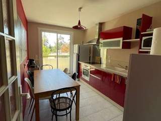 Room share / 6 rooms apartment · 98 m², Bron, Avenue du 8 Mai 1945