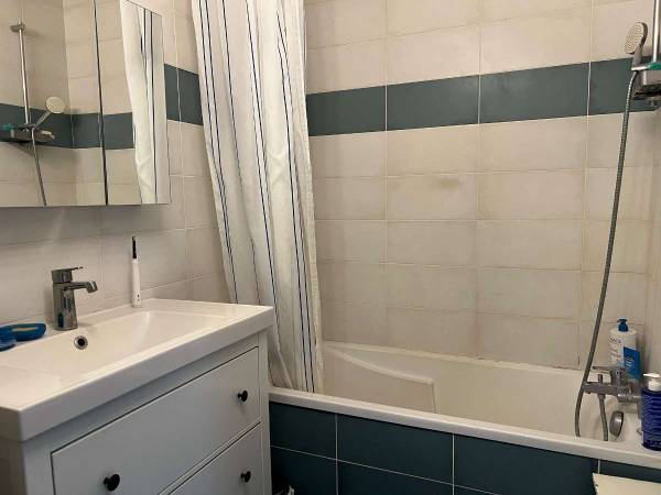 Colocation / Appartement 3 pièces de 66 m², La Tronche, Rue Jean de la Fontaine / Photo 2