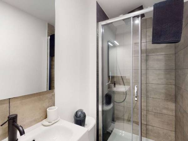 Sous-location / Maison 5 pièces de 230 m², Toulouse, Avenue Alain Gerbault / Photo 6