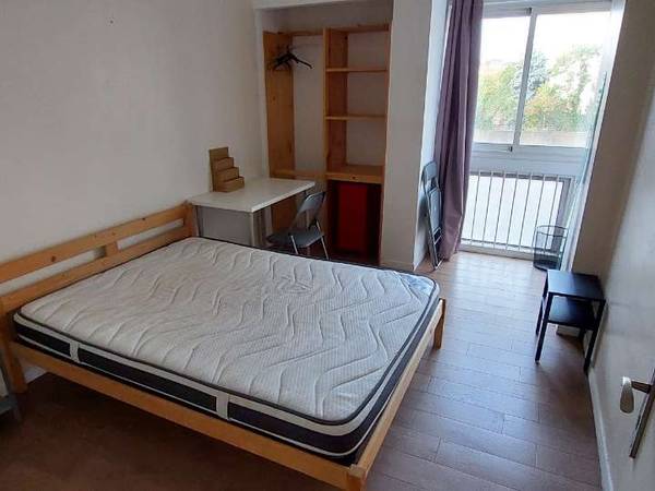 Colocation / Appartement 4 pièces de 75 m², Toulouse, Avenue de l'U.R.S.S. / Photo 2