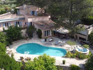 Chambre chez l'habitant / 2 rooms house · 80 m², Nîmes, Chemin d'Engance