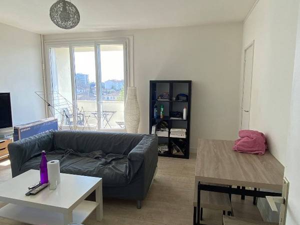 Colocation / Appartement 4 pièces de 70 m², Bordeaux, Avenue d'Eysines / Photo 2
