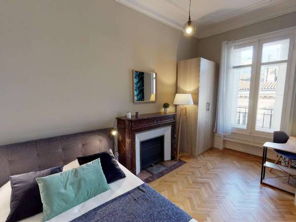 Coliving / Appartement 4 pièces de 143 m², Bordeaux, Rue Vital Carles / Photo 2