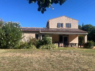 Casa partilhada / 5 rooms villa · 140 m², Aix-en-Provence, Chemin du Pont Rout