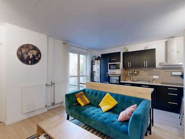Colocation / Appartement 5 pièces de 87 m², Cergy, Place du Tertre / Photo 2