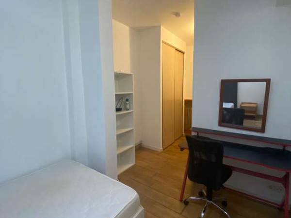 Colocation / Appartement 5 pièces de 63 m², Angers, Rue de Brissac / Photo 2