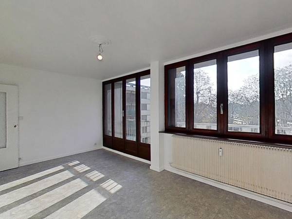 Location / Appartement 2 pièces de 60 m², Fontaine, Rue Colonel Fabien / Photo 2