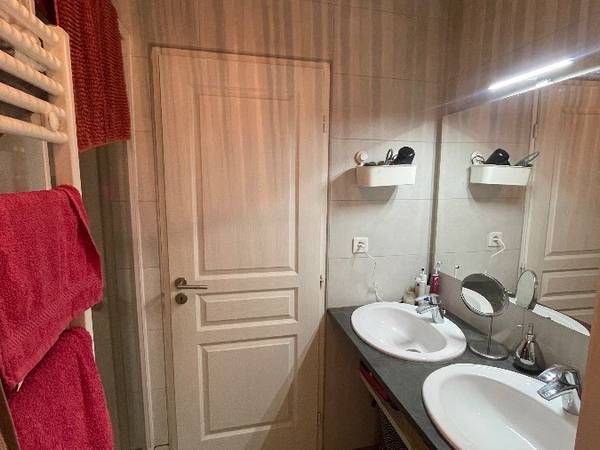 Colocation / Appartement 3 pièces de 78 m², Marseille, Place Sadi Carnot / Photo 2