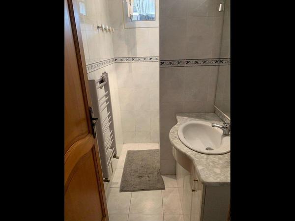 Colocation / Appartement 5 pièces de 65 m², Grenoble, Rue Hippolyte Muller / Photo 4