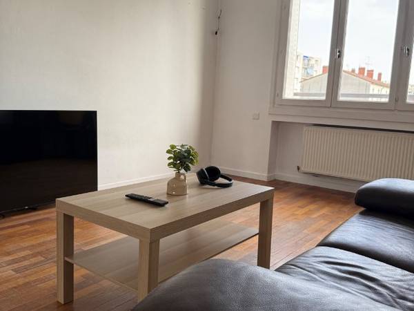 Sous-location / Appartement 3 pièces de 65 m², Villeurbanne, Rue Francis de Pressensé / Photo 2