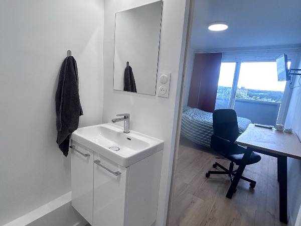 Colocation / Appartement 5 pièces de 100 m², Brest, Rue d'Anjou / Photo 2