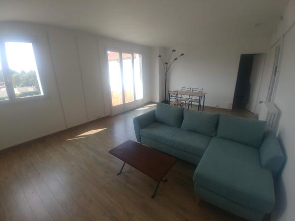 Colocation / Appartement 4 pièces de 74 m², Le Bouscat, Avenue Président Robert Schuman / Photo 2