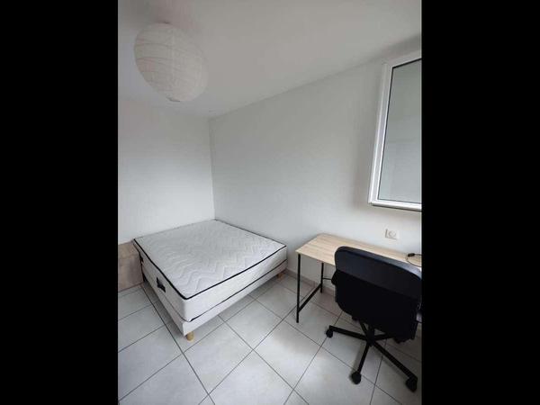 Colocation / Appartement 4 pièces de 65 m², Cholet, Rue Charles de Foucauld / Photo 3