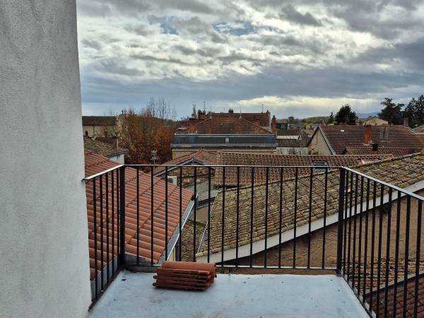 Location / Appartement 1 pièce de 71 m², Belleville-en-Beaujolais, Rue Joseph Pillard / Photo 2