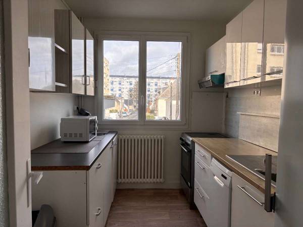 Colocation / Appartement 6 pièces de 94 m², Rennes, Rue Jules Lallemand / Photo 2
