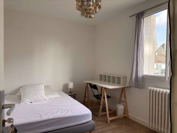 Colocation / Appartement 6 pièces de 94 m², Rennes, Rue Jules Lallemand / Photo 5
