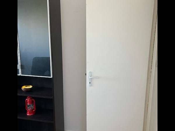 Chambre chez l'habitant / Immeuble 4 pièces de 79 m², Paris, Rue de Montreuil / Photo 5