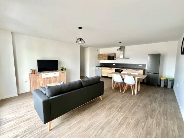 Colocation / Appartement 3 pièces de 66 m², Les Ponts-de-Cé, Rue Toussaint Louverture / Photo 2