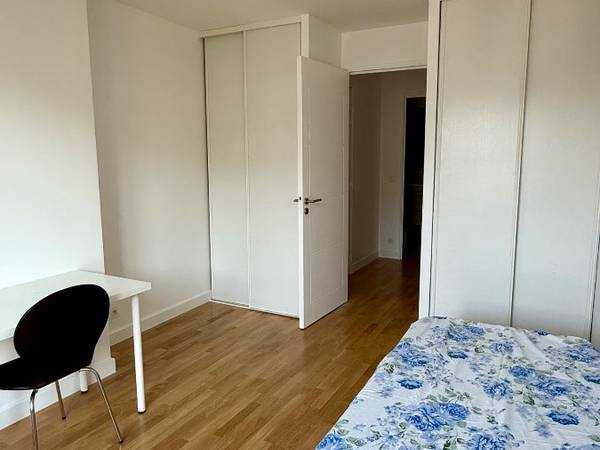 Colocation / Appartement 3 pièces de 68 m², Suresnes, Rue de Verdun / Photo 2