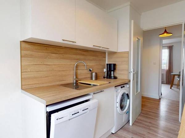 Colocation / Appartement 4 pièces de 88 m², Vénissieux, Av Francis de Pressense 3e Etage Porte de Gauche / Photo 6