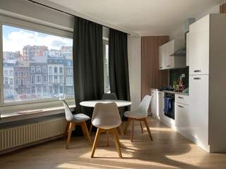 Colocation / 7 rooms apartment · 90 m², Liège, Quai Orban