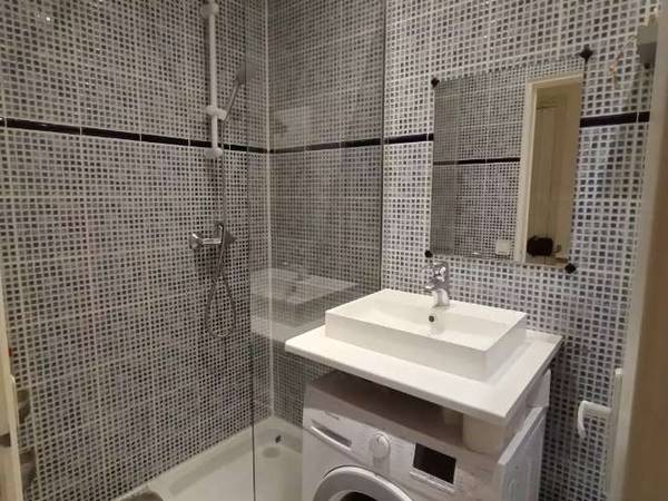 Location / Studio de 28 m², Paris, Rue de Vaugirard / Photo 3