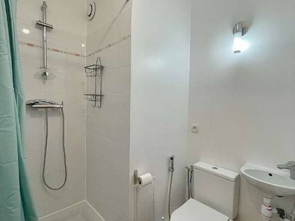 Colocation / Appartement 5 pièces de 80 m², Saint-Denis, Rue du Landy / Photo 9