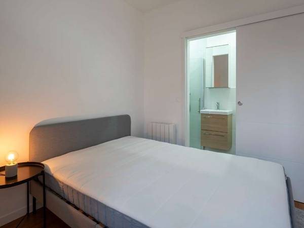 Colocation / Maison 10 pièces de 244 m², Montreuil, Rue de Stalingrad / Photo 2