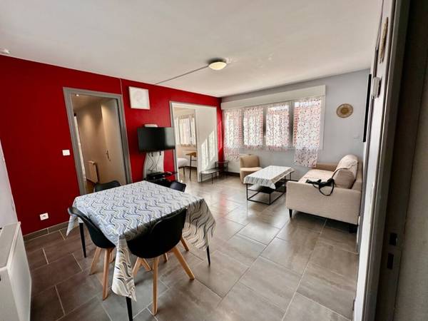 Colocation / Appartement 4 pièces de 66 m², Tarbes, Rue Dastés / Photo 2