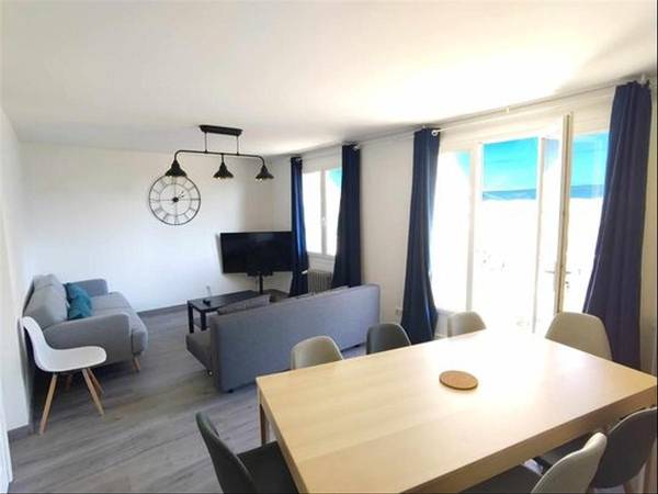 Colocation / Appartement 5 pièces de 92 m², Nevers, Rue Romain Rolland / Photo 2
