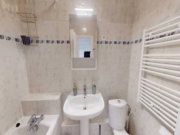 Colocation / Appartement 4 pièces de 80 m², Paris, Rue Guersant / Photo 14