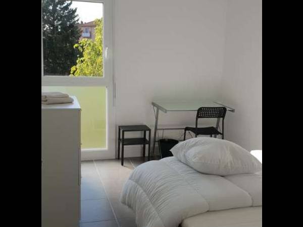 Colocation / Appartement 5 pièces de 80 m², Villeurbanne, Rue Château Gaillard / Photo 2