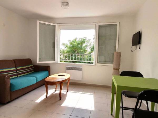 Location / Appartement 1 pièce de 17 m², Nîmes, Rue des Amaryllis / Photo 2