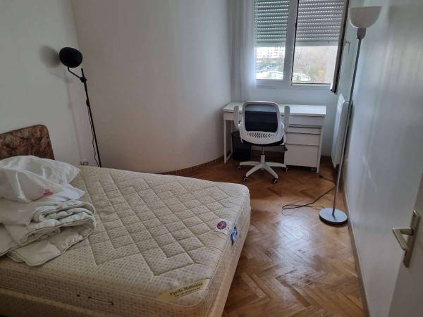 Colocation / Appartement 7 pièces de 80 m², Issy-les-Moulineaux, Esplanade Raoul Follereau / Photo 2