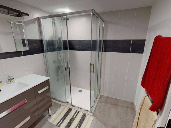 Colocation / Maison 4 pièces de 90 m², Chauriat, Rue du Rempart / Photo 9