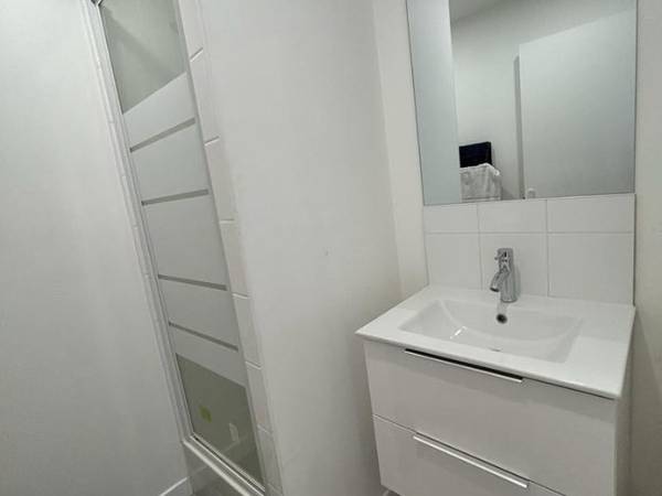 Colocation / Appartement 6 pièces de 92 m², Villeurbanne, Rue Bernard Lecache / Photo 8