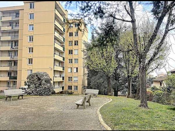 Colocation / Appartement 4 pièces de 72 m², Bron, Rue de la Marne / Photo 4