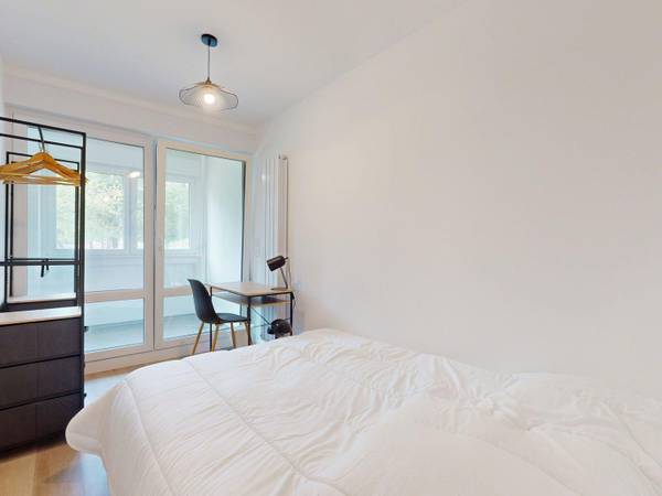 Colocation / Appartement 5 pièces de 91 m², Ferney-Voltaire, Rue de Meyrin / Photo 2