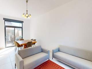 Colocation / 8 rooms house · 129 m², Roubaix, Parvis Saint-Jean-Baptiste