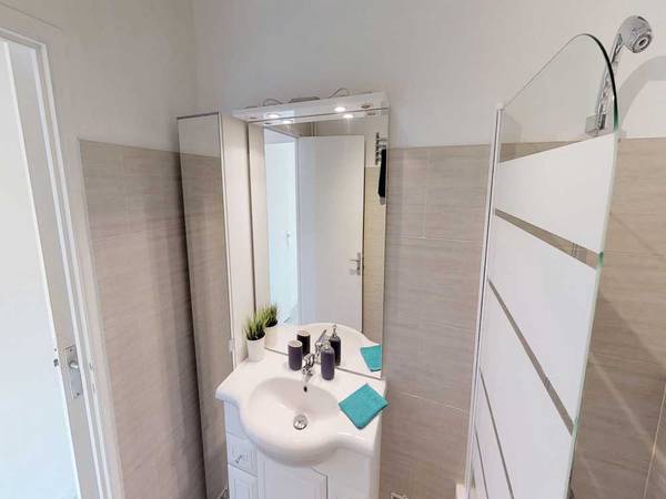 Colocation / Appartement 4 pièces de 80 m², Paris, Rue d'Hautpoul / Photo 11