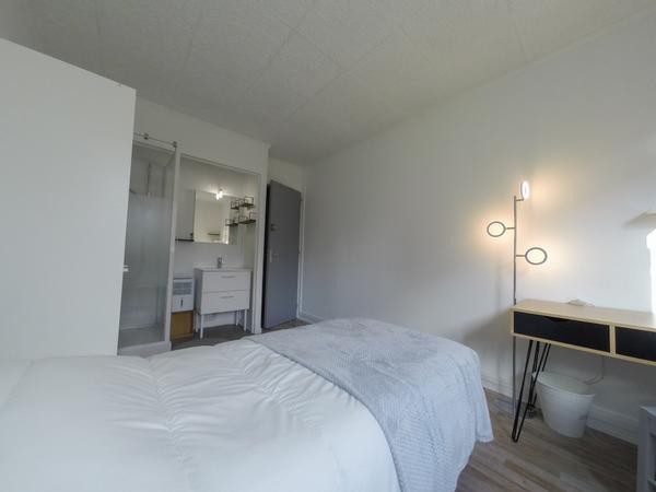 Colocation / Appartement 5 pièces de 81 m², Saint-Priest, Rue Louis Braille / Photo 2