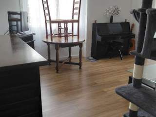 Room in a live-in landlord's home, 3 rooms apartment, Paris